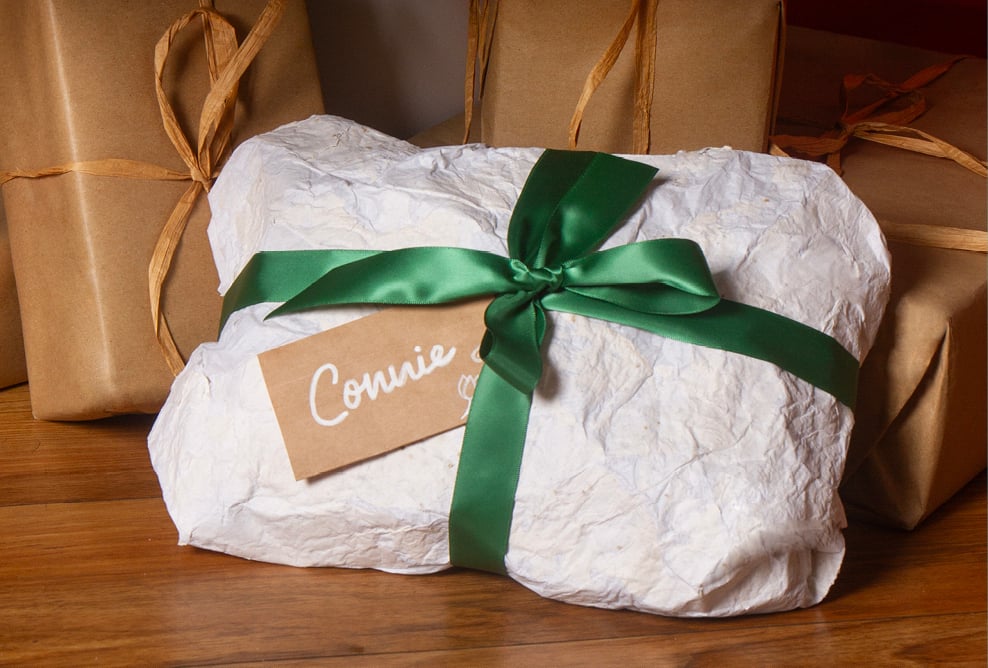 Easy Sustainable Alternatives to Christmas Wrapping Paper